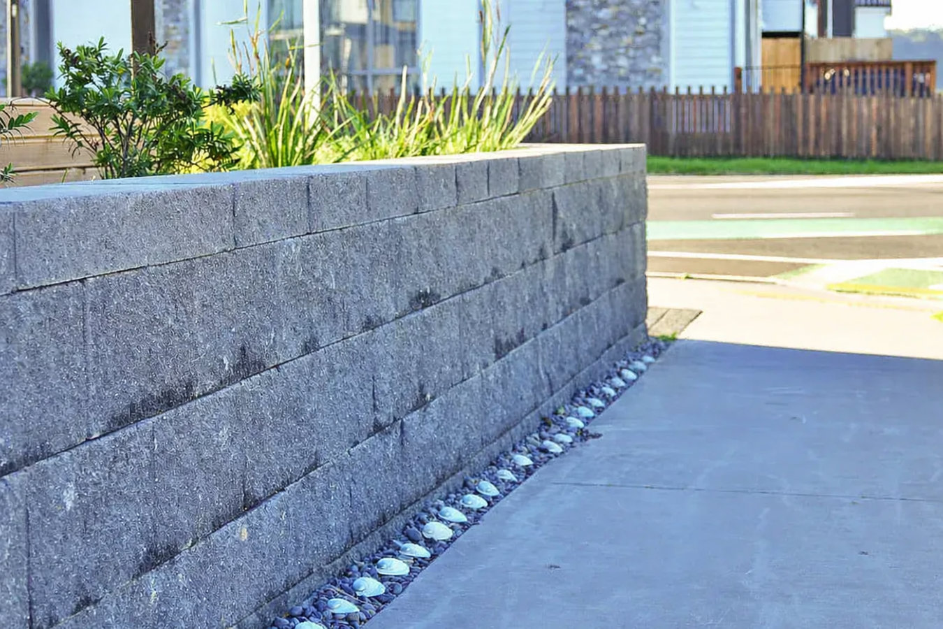 Concrete retaining walls